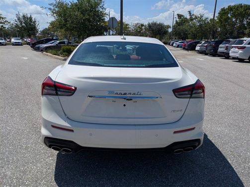 2022 Maserati Ghibli Modena