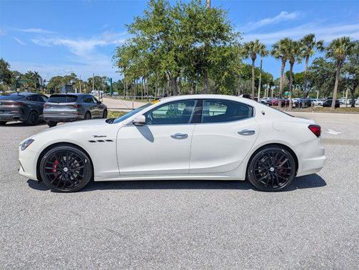 2022 Maserati Ghibli Modena