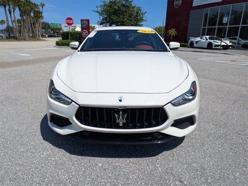 2022 Maserati Ghibli Modena