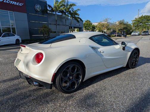 2016 Alfa Romeo 4C Base