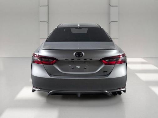 Celestial Silver Metallic 2022 Toyota Camry SE