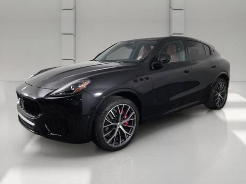 Nero Tempesta Metallic 2026 Maserati Grecale Modena