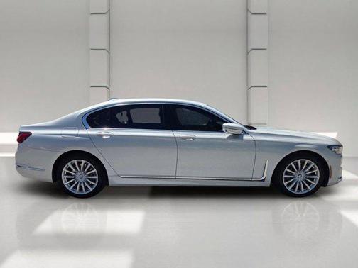 Mineral White Metallic 2020 BMW 745e xDrive iPerformance
