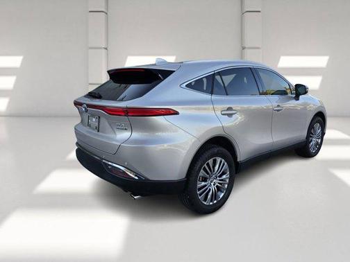 2022 Toyota Venza XLE