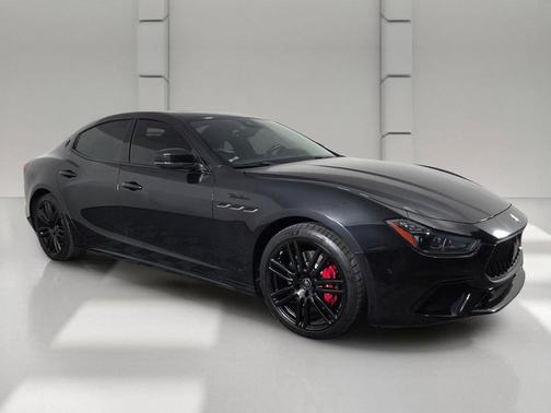 Nero Ribelle Metallic 2023 Maserati Ghibli Modena