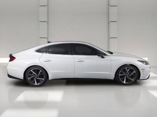 Quartz White 2022 Hyundai SONATA SEL Plus