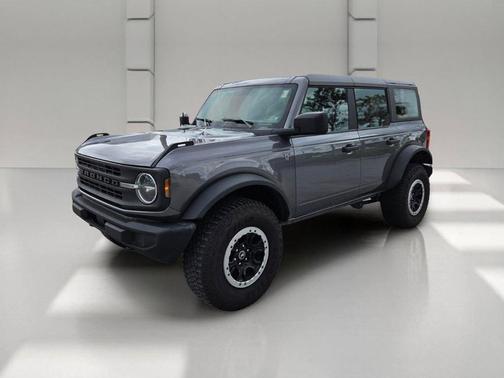 CARBONIZED GRAY METALLIC 2023 Ford Bronco Base