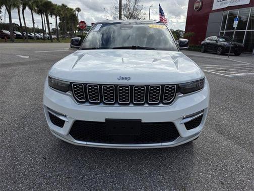 2022 Jeep Grand Cherokee Summit