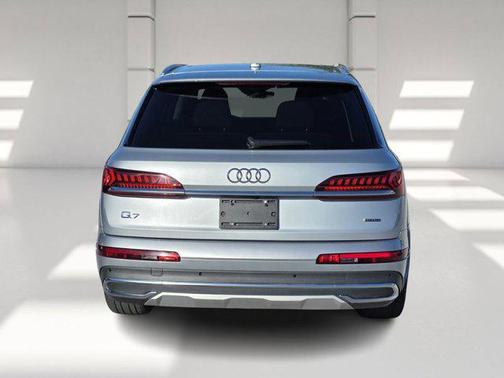 2023 Audi Q7 55 Premium Plus