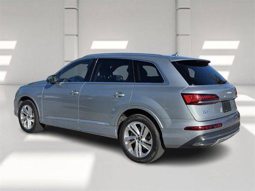 2023 Audi Q7 55 Premium Plus