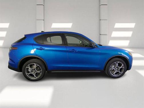 2025 Alfa Romeo Stelvio Sprint AWD