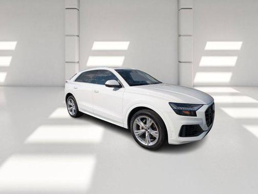 2023 Audi Q8 55 Premium Plus
