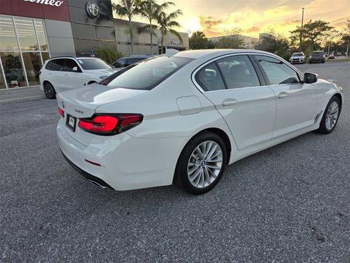 2023 BMW 530 i