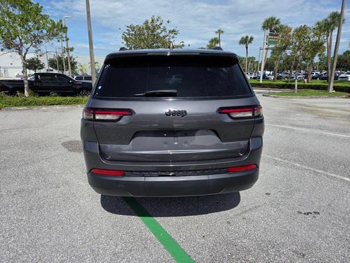 Baltic Gray Metallic Clearcoat 2023 Jeep Grand Cherokee L Altitude