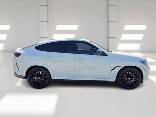 2022 BMW X6 M50i