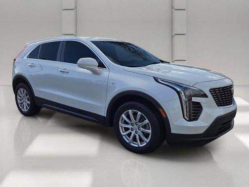 Crystal White Tricoat 2022 Cadillac XT4 Luxury