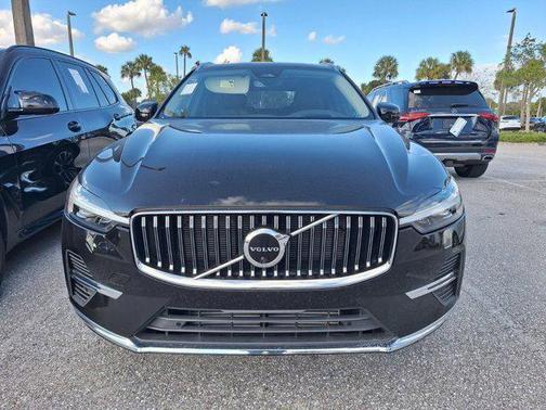 2022 Volvo XC60 Recharge Plug-In Hybrid T8 Inscription Expression