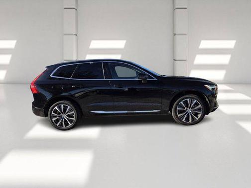 2022 Volvo XC60 Recharge Plug-In Hybrid T8 Inscription Expression