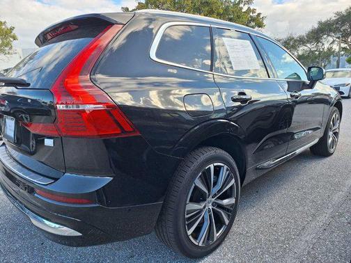 2022 Volvo XC60 Recharge Plug-In Hybrid T8 Inscription Expression