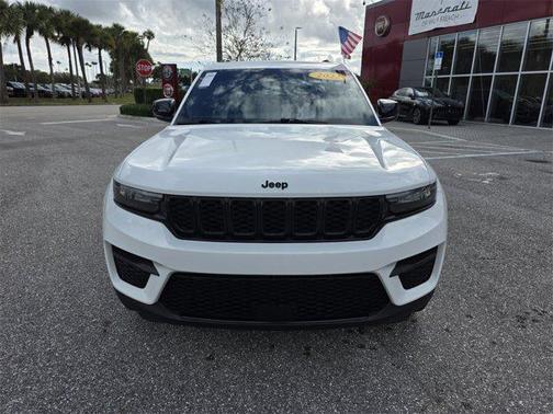 2022 Jeep Grand Cherokee Altitude