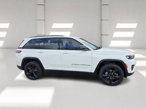 2022 Jeep Grand Cherokee Altitude