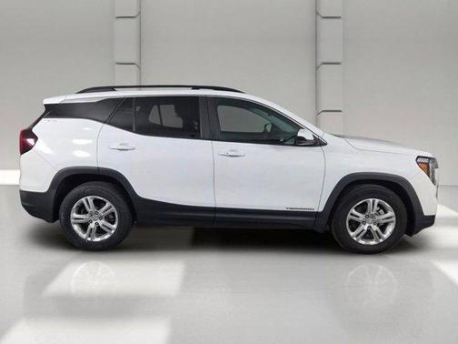 Summit White 2022 GMC Terrain SLE