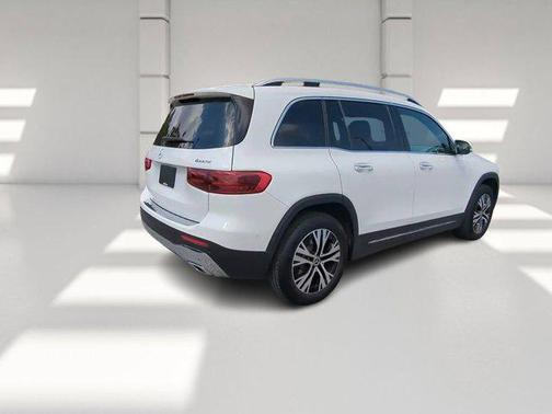 2025 Mercedes-Benz GLB 250 4MATIC