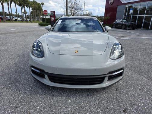 2018 Porsche Panamera 4