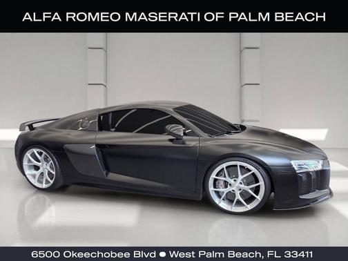 Mythos Black Metallic 2017 Audi R8 5.2 V10 plus