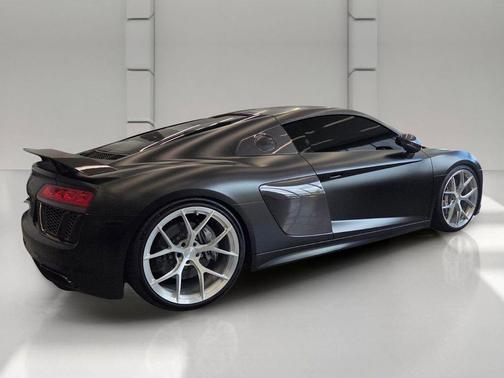 Mythos Black Metallic 2017 Audi R8 5.2 V10 plus