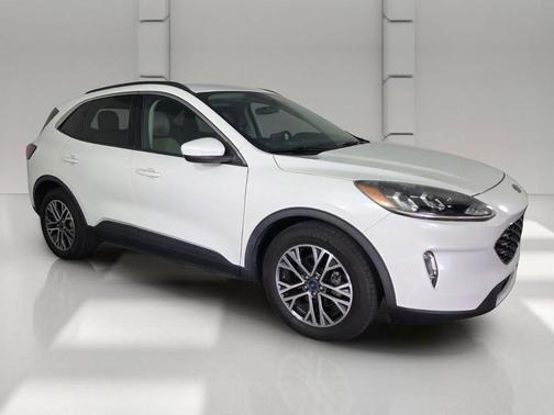 STAR WHITE METALLIC TRI-COAT 2020 Ford Escape SEL