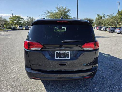 2019 Chrysler Pacifica Hybrid Limited