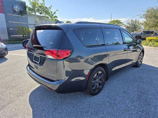 2019 Chrysler Pacifica Hybrid Limited