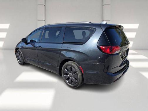2019 Chrysler Pacifica Hybrid Limited