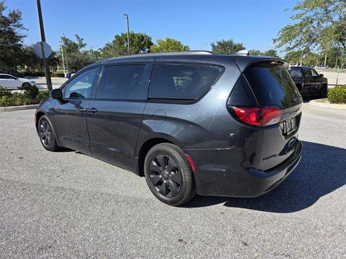 2019 Chrysler Pacifica Hybrid Limited