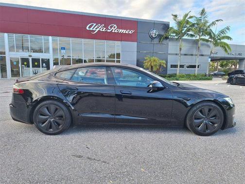 2022 Tesla Model S Plaid