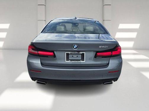 2022 BMW 540 i