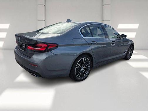 2022 BMW 540 i