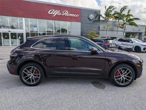 2024 Porsche Macan Base
