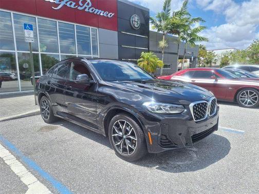2022 BMW X4 xDrive30i