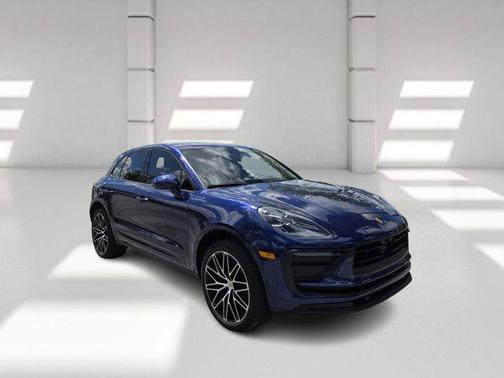 Gentian Blue Metallic 2024 Porsche Macan Macan S
