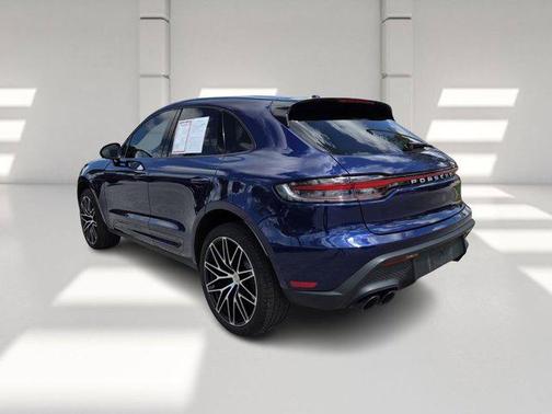 Gentian Blue Metallic 2024 Porsche Macan Macan S