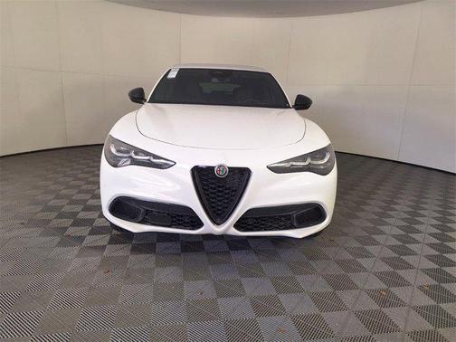 2025 Alfa Romeo Stelvio Sprint