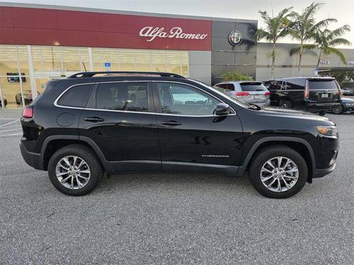 2022 Jeep Cherokee Latitude Lux