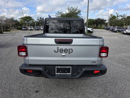 2023 Jeep Gladiator Overland