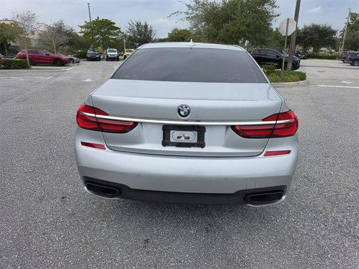 2018 BMW 740 740i