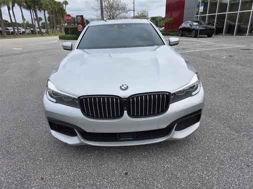 2018 BMW 740 740i