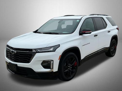 Summit White 2023 Chevrolet Traverse Premier