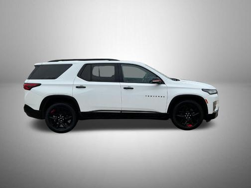 Summit White 2023 Chevrolet Traverse Premier