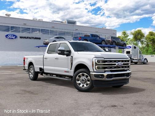 Oxford White 2027 Ford F-350 Lariat Super Duty